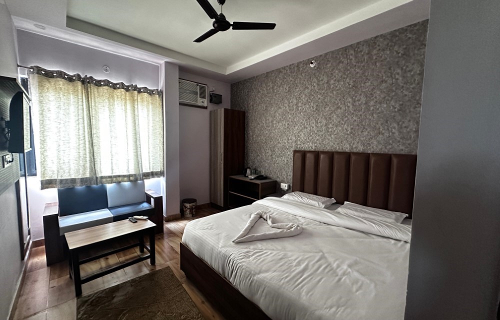 Hare Rama Guesthouse Slider 1